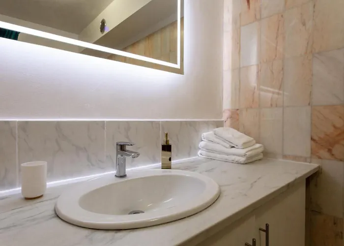 Apartment Premium Au Calme Avec Terrasse Vue Et Parking *